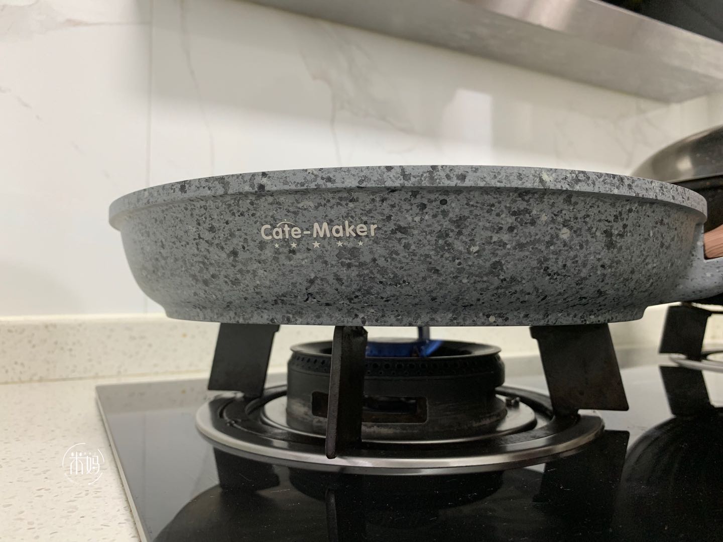 用过的不粘锅的正确开锅方法,新买不粘锅使用前怎么开锅