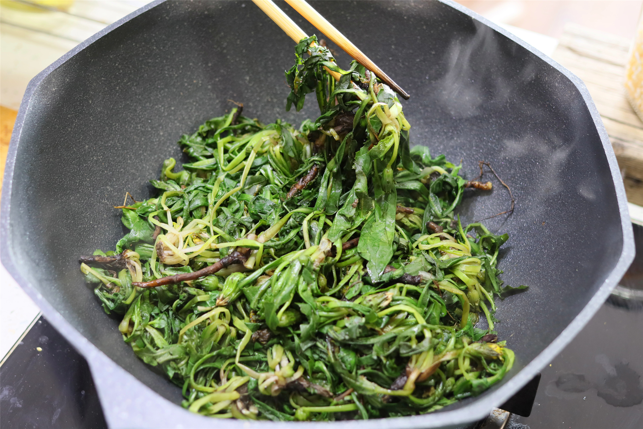 蒲公英茶的正确炒制方法,蒲公英杀青直接晒干的效果一样吗