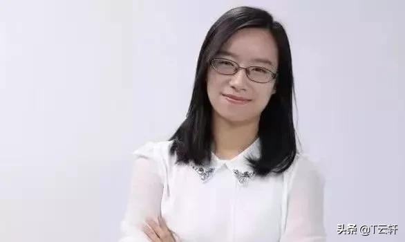 一个被渣男伤害过的深情女人,一个被狠狠伤过心的人