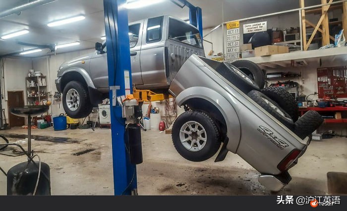 把5000块钱放进微波炉加热消毒，会发生什么？网友分享作死瞬间