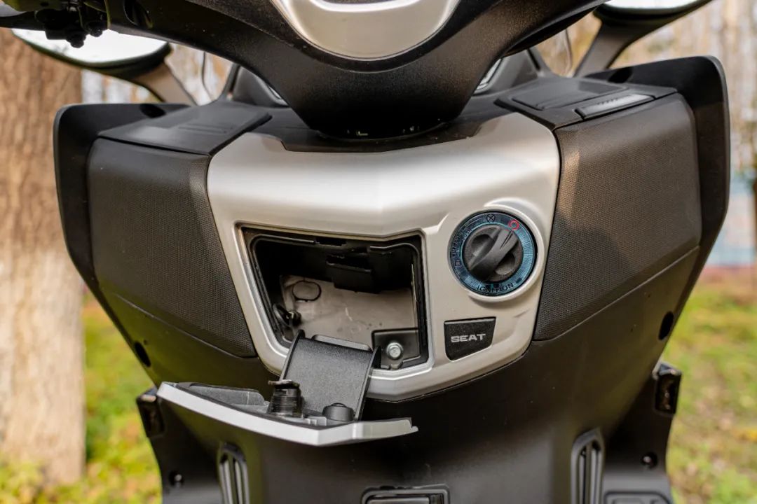 赛科龙rt3s大踏板摩托2024款,国产大踏板赛科龙rt3s推荐