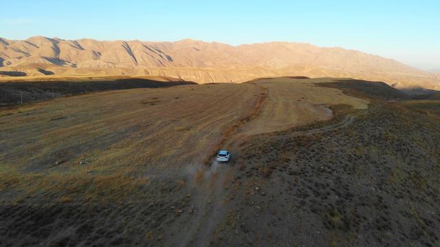 穷游夫妻开着中国车环游骑行记,10万元挑战自驾环游中国边境线