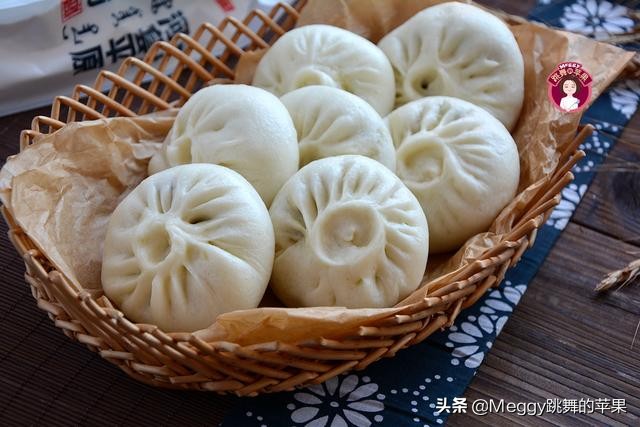 小笼包子馅怎么做才鲜嫩多汁,多汁包子的做法全过程