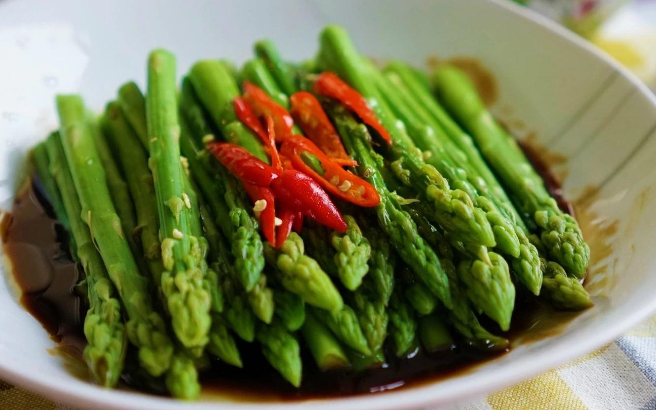 芦笋最好吃的六种做法,爱吃芦笋炒香菇
