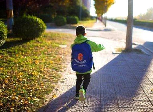 教育孩子老人总插手的后果,老人该不该插手孩子教育