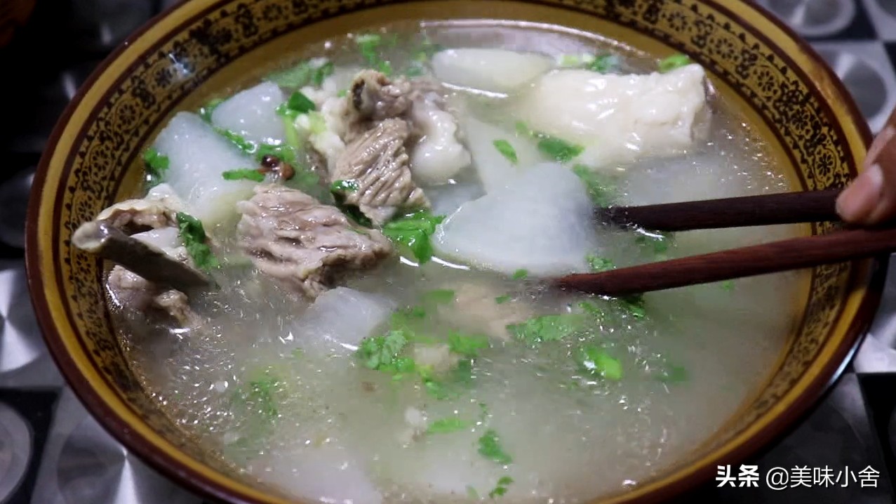 炖羊肉汤记住不要直接炖,炖羊肉汤的正确方法和步骤