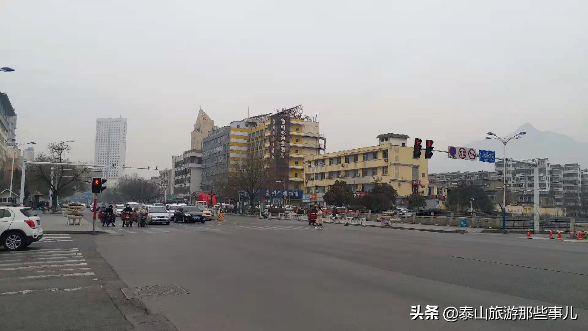 它是古*安泰**城最繁华街道之一,著名店铺众多,如今却再难觅踪影