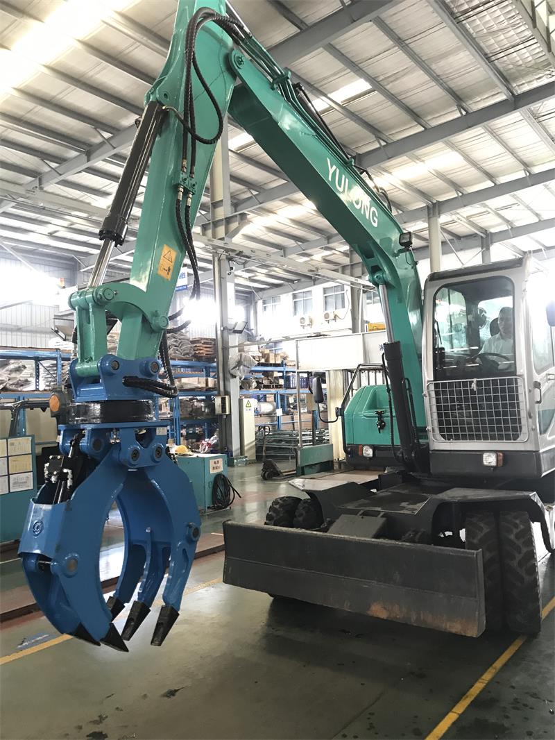 国内军用轮式挖掘机,轮式挖掘机前景怎么样