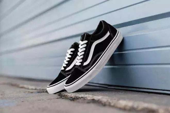 一双Vans居然炒到了上万？联名就是贵，一直联，一直贵