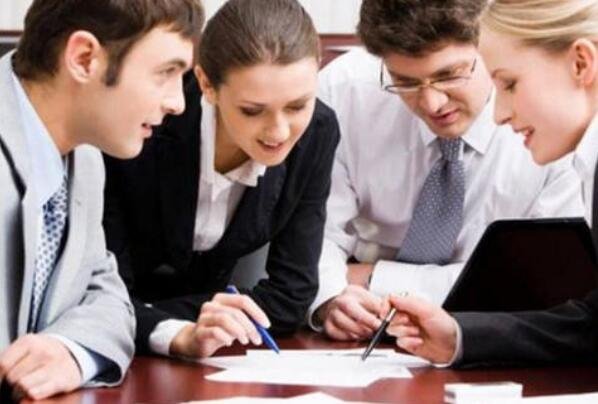 当发现同事是个小人后,我该如何与他相处?