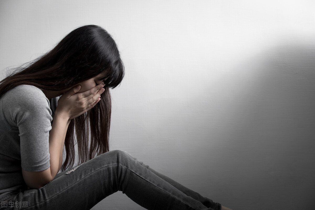 背叛盲视，让家暴受害者忙着秀恩爱