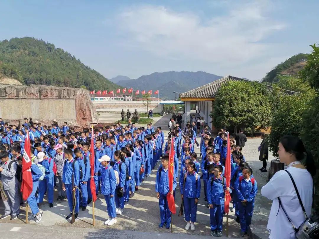 涓婃捣钂插叕鑻辨梾琛岀ぞ鏈夐檺鍏徃,钂插叕鑻辨梾琛岀ぞ鏈夐檺鍏徃