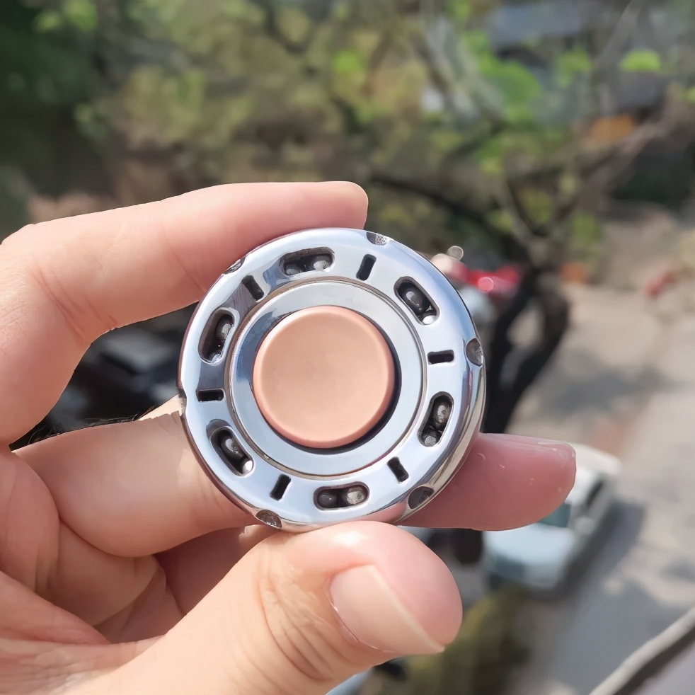 成年人能玩的指尖陀螺,随时随地玩的指尖陀螺
