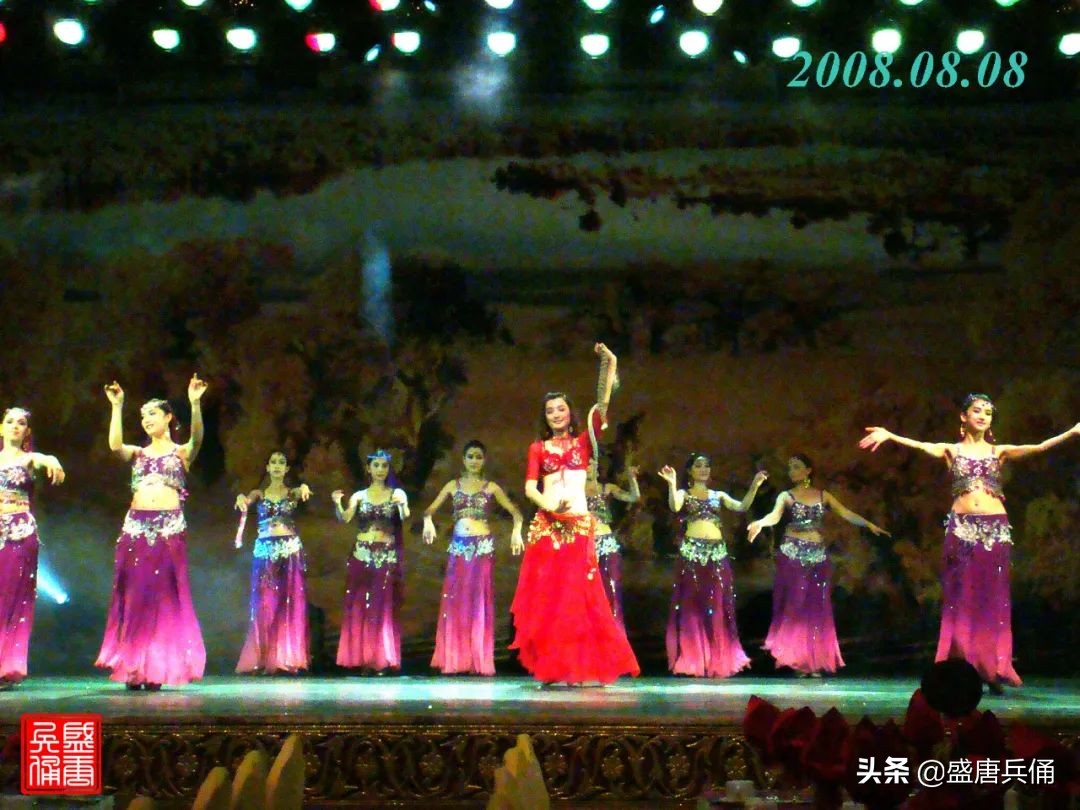 乌鲁木齐二道桥大巴扎民族风情,乌市二道桥国际大巴扎开街仪式