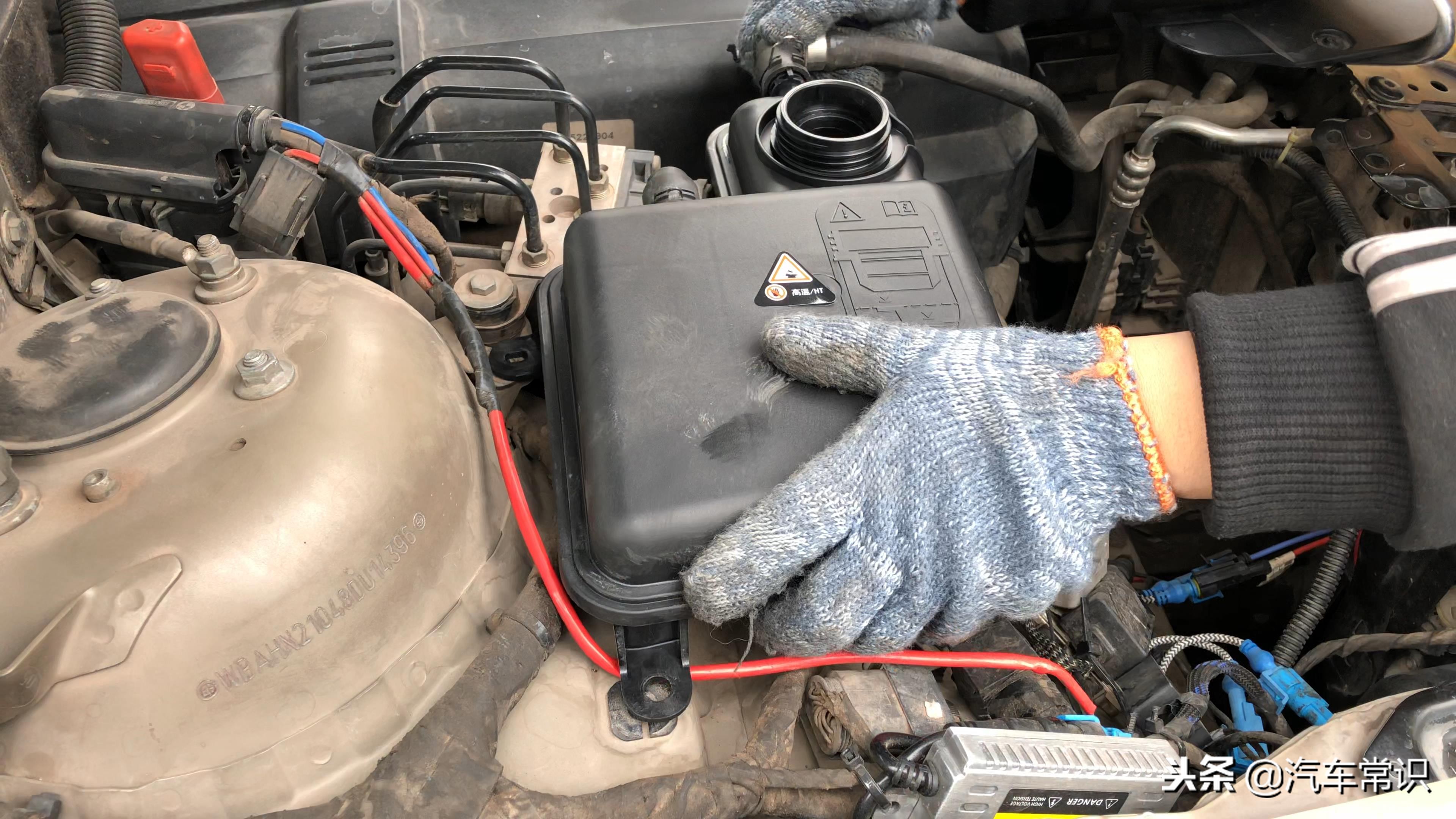 发动机水堵漏水需要全部更换吗,发动机水箱漏水最快的修补方法