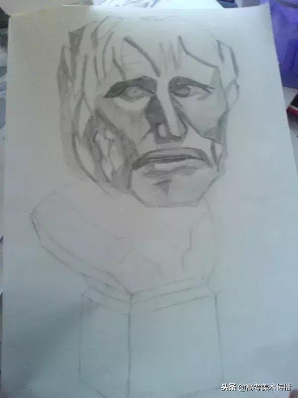 画素描石膏像的少年天才,素描真的可以把人画得活灵活现