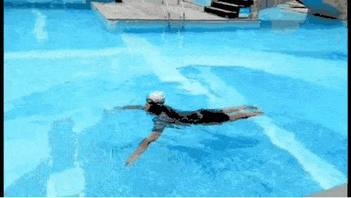 游泳练习蛙泳腿疼,蛙泳膝盖疼学其他泳姿