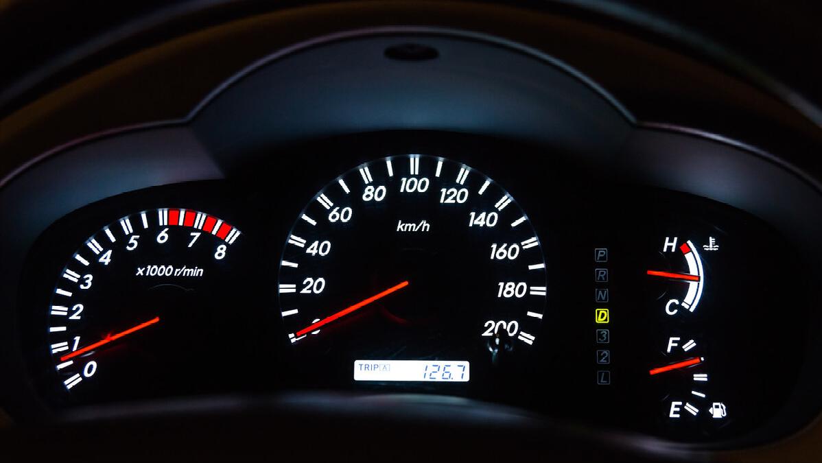 原地热车1分钟,冬季原地热车的正确方法