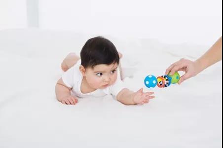 婴儿轻度弱智的10个表现,弱智宝宝都有什么特征