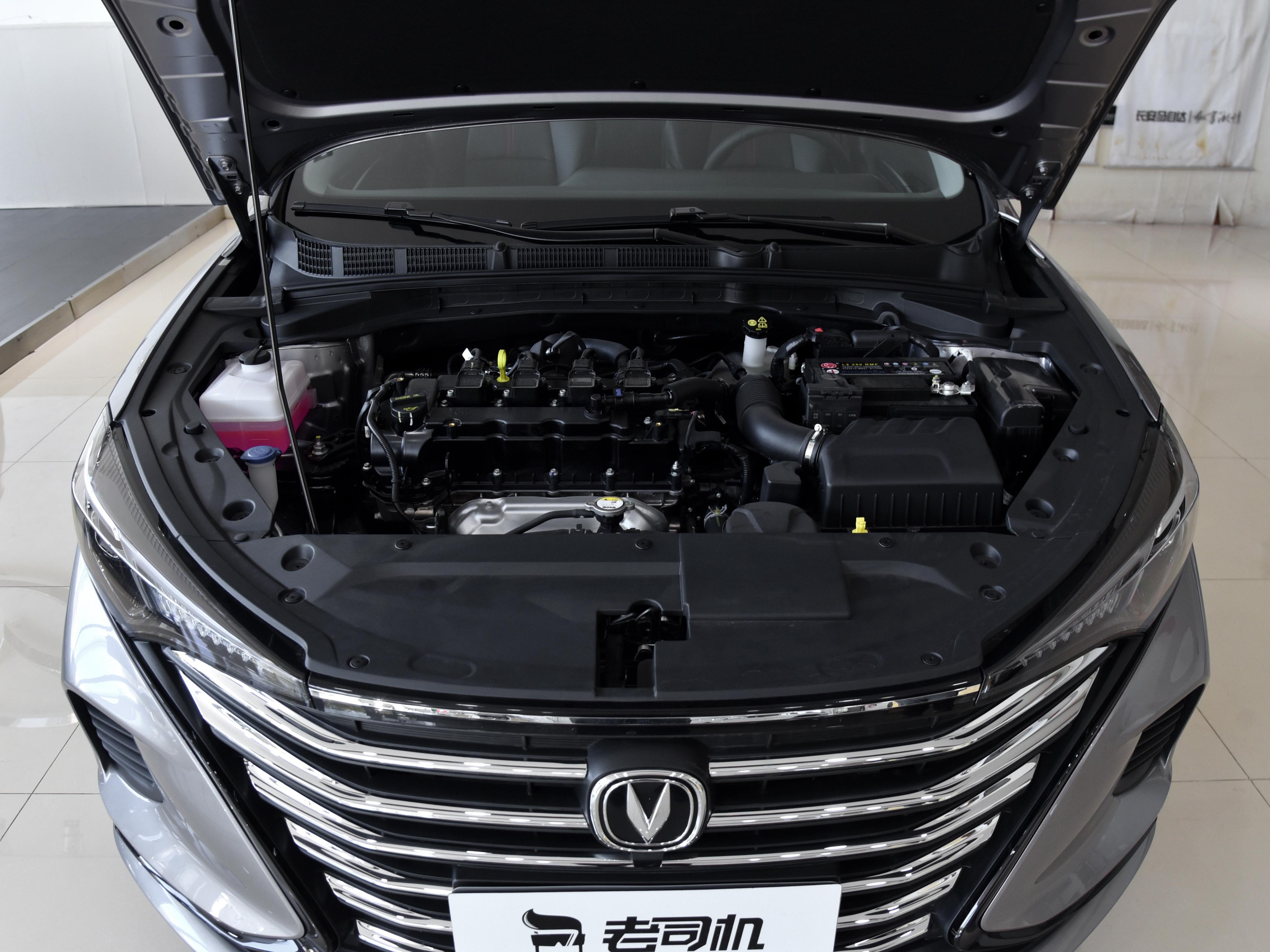 2019款长安逸动内饰实拍,2018款长安逸动b级轿车