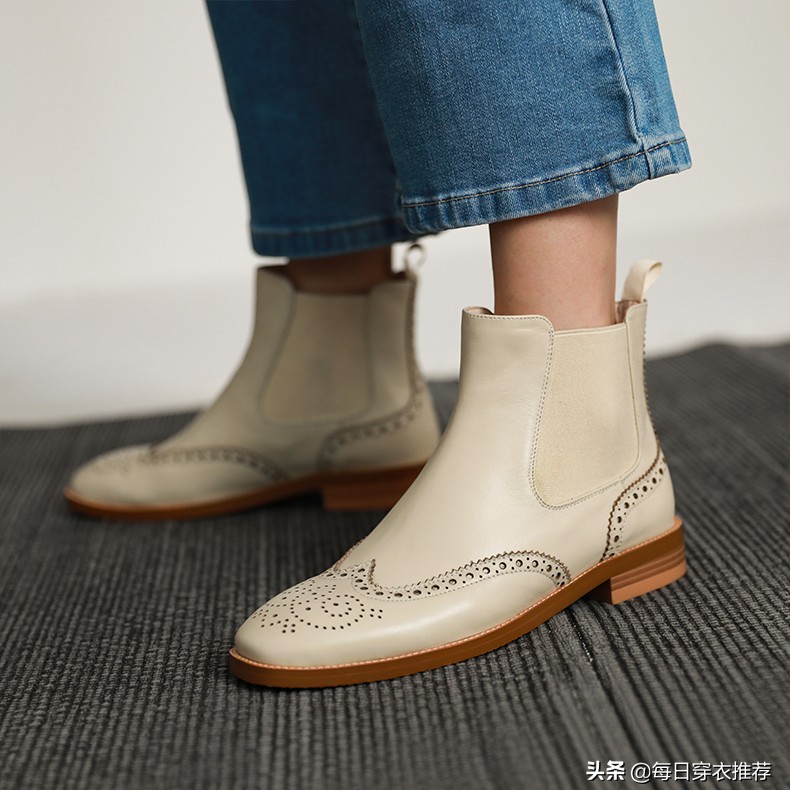 鞋子硬还卡脚?挑选时这几点很重要,穿着舒适时尚还高级