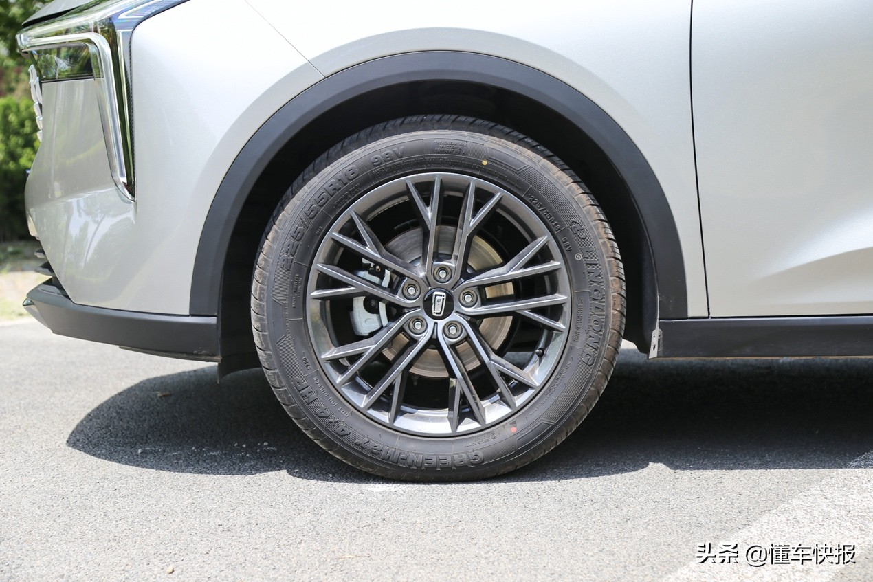 z世代的居家侣伴试驾奔腾t55,10万级新国民suv奔腾t55上市