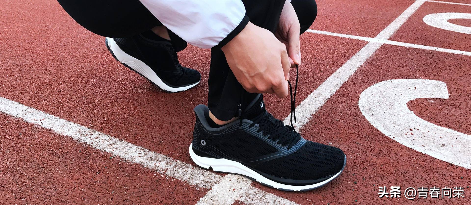 顶级缓震型跑步鞋推荐,耐克airmax2090气垫缓震跑步鞋