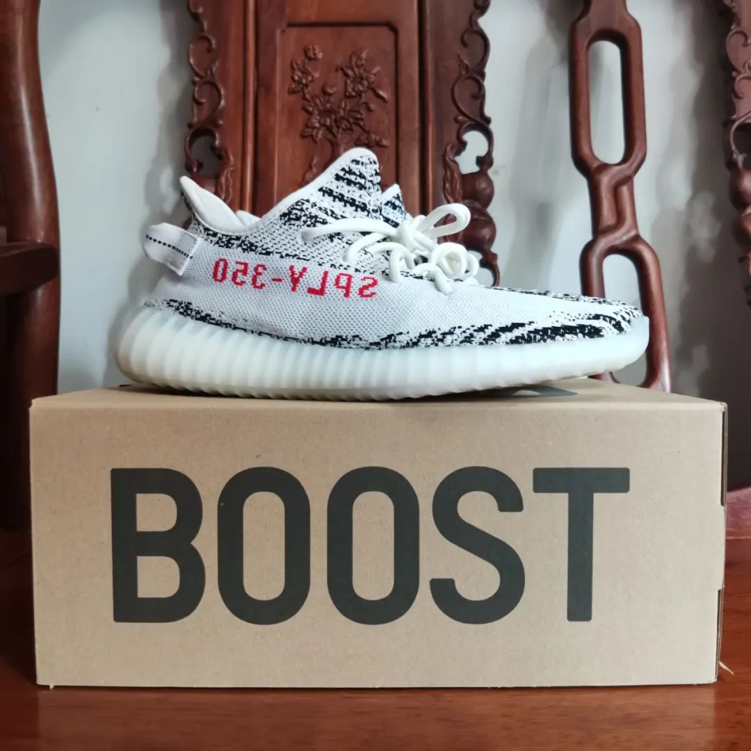 今日份开箱好物,yeezyboost