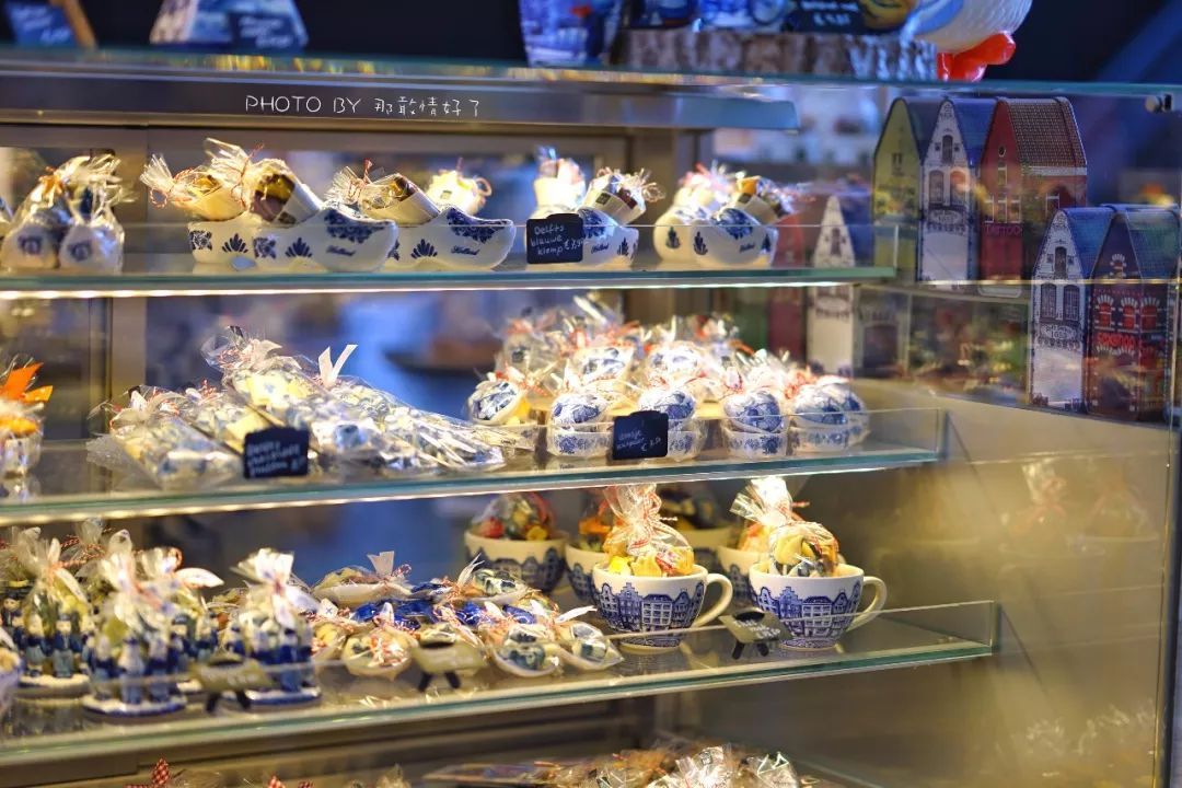 鹿特丹大厦侧面视角,鹿特丹奇异建筑