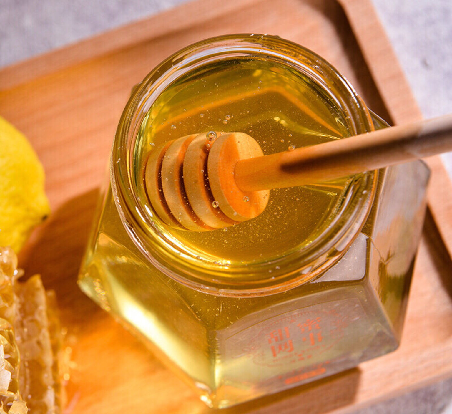 蜂蜜和什么一起敷脸效果最好,蜂蜜搭配什么可以敷脸美白