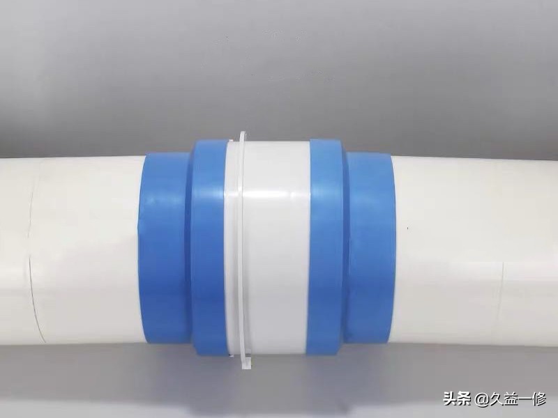 烟道漏烟先检查烟道漏点，确认具体漏烟位置再处理也不迟