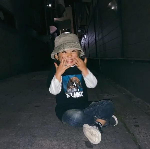 女版GD潮过陈冠希女儿?月入十万萌娃靠穿搭火爆ins