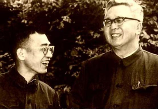 华罗庚读完《七律和郭沫若同志》，给毛主席写信：勤学毛著脱旧胎