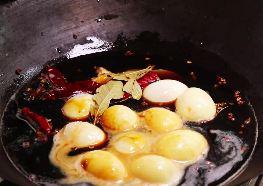 乡巴佬卤蛋的家常做法放味精吗,乡巴佬卤蛋怎么做蛋清劲道
