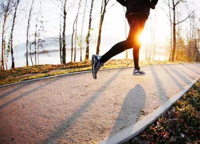 骨科大夫谈关节积液怎么处理,关节有积液怎么治疗才能彻底根除