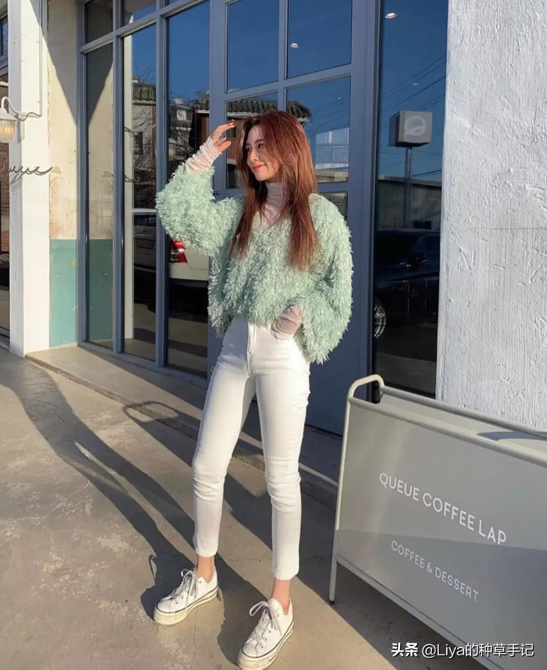 毛衣怎么穿才好看呢,毛衣怎么穿才不土气