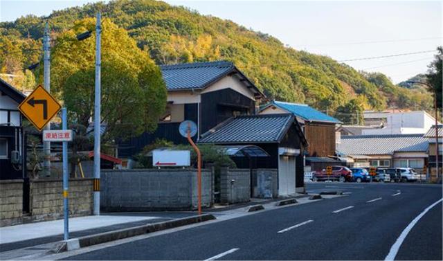 为什么中国马路都是水泥路,为什么中国的马路凹凸不平