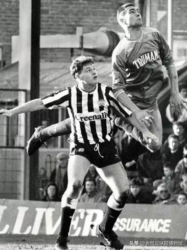 破产酒鬼的球鞋拍卖值6万,加图索的恩人名字成为香港路名