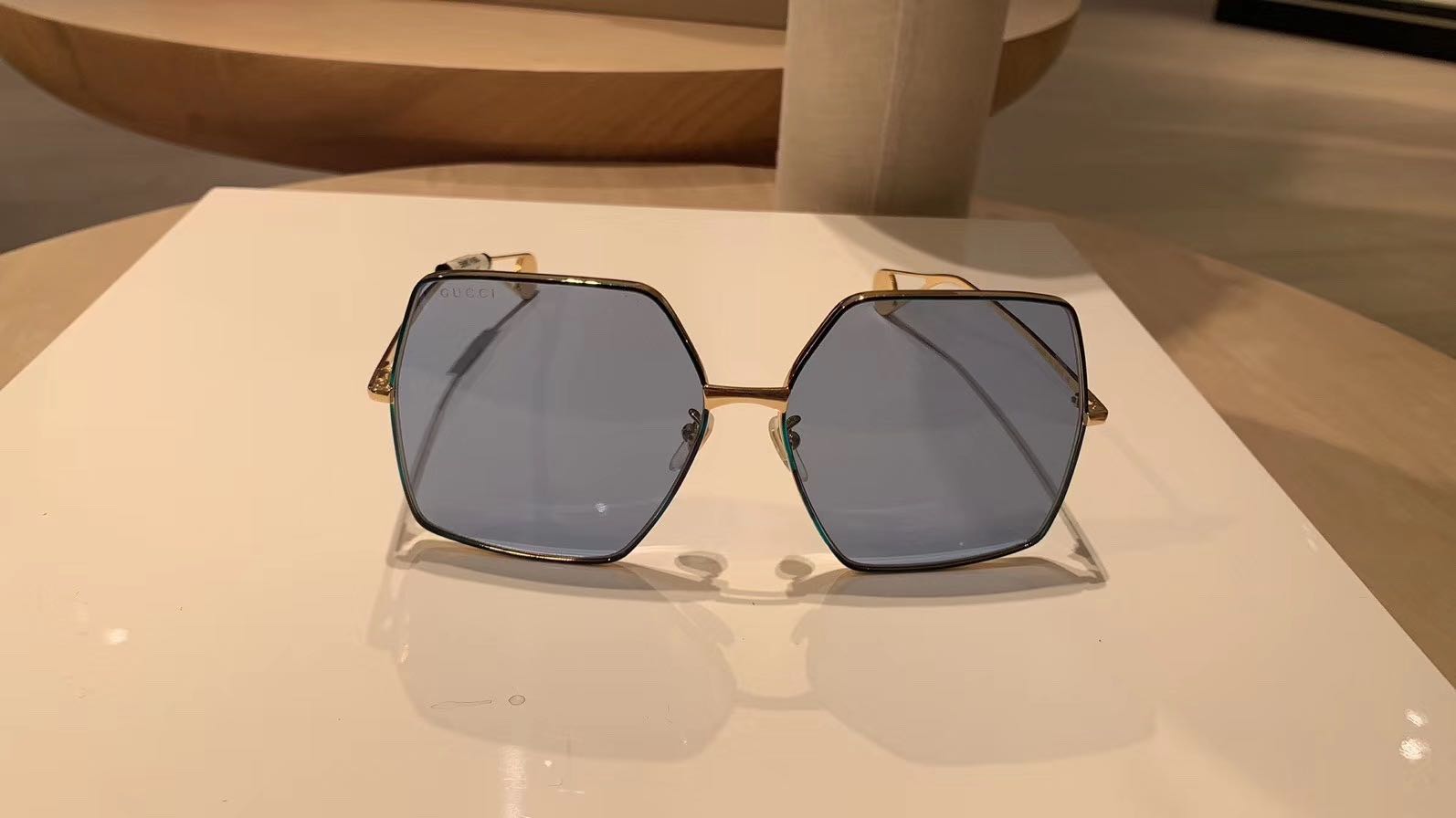 李小璐带你走进Burberry巴宝莉，其实很便宜