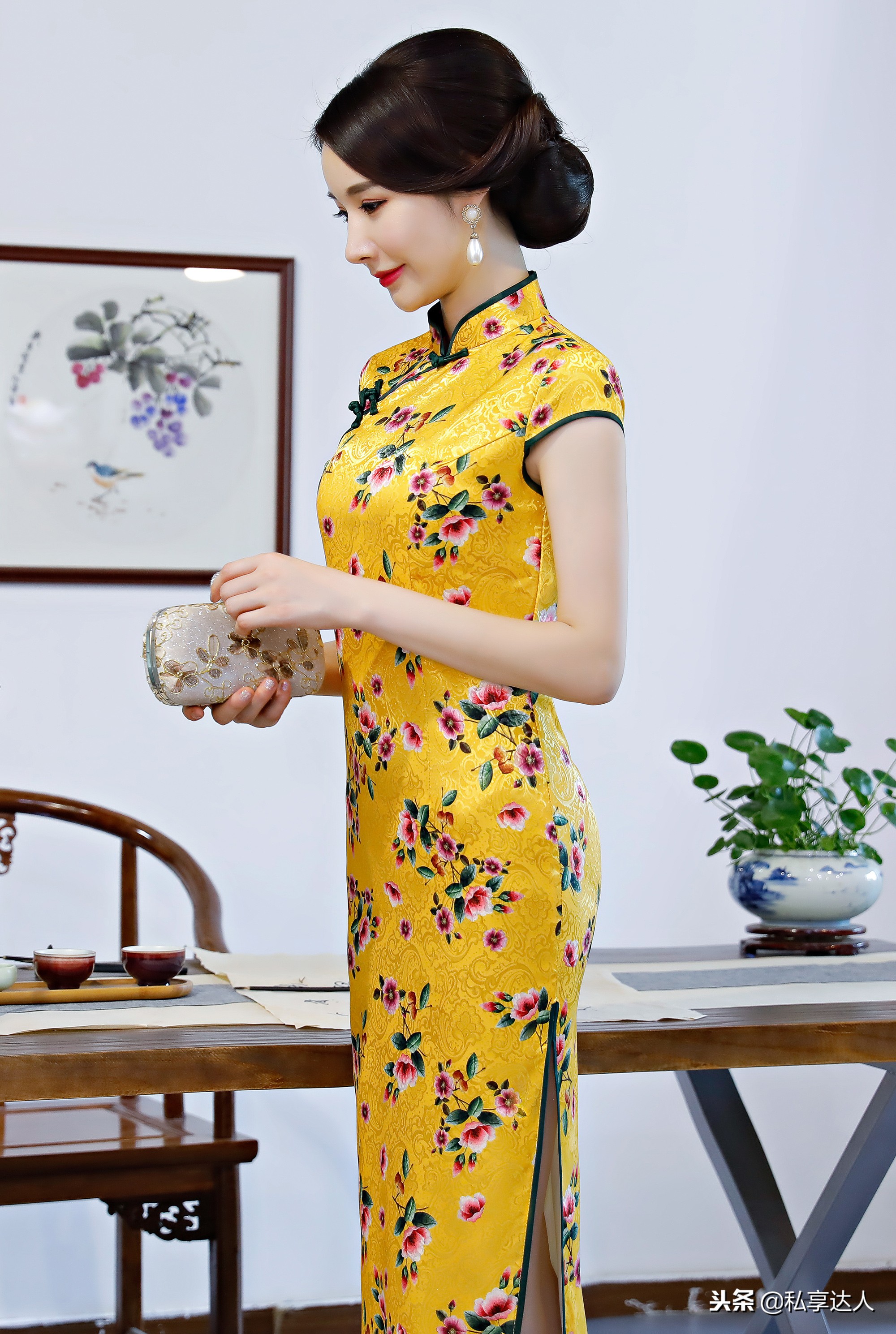 旗袍长款裙洋气高端,旗袍裙显出女性的温柔