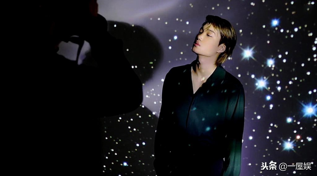 exo朴灿烈自我介绍,exo金钟仁和朴灿烈秀恩爱在演唱会