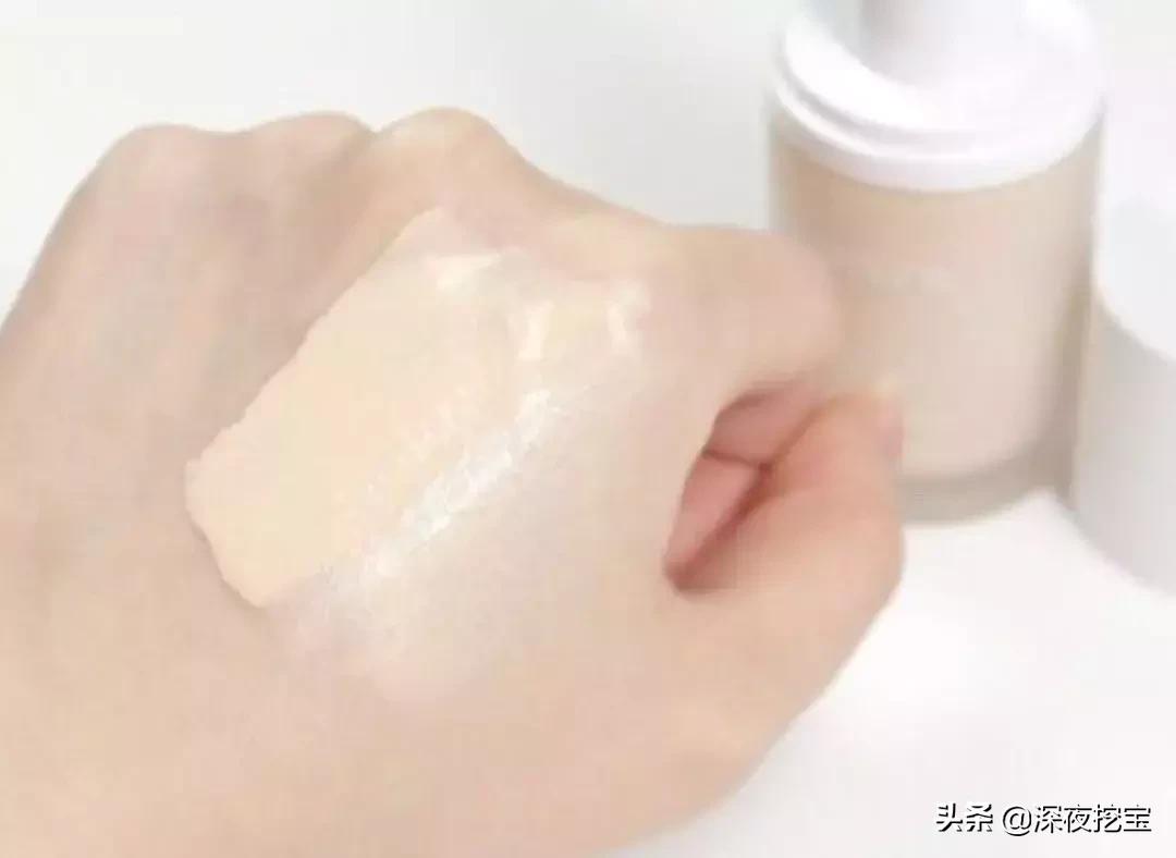 雅诗兰黛奶油肌粉底液,星钻光感奶油肌粉底液