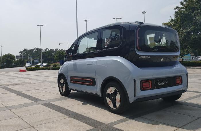 朋友劝我买奥迪奔驰我选择了宝马,朋友劝我买五菱