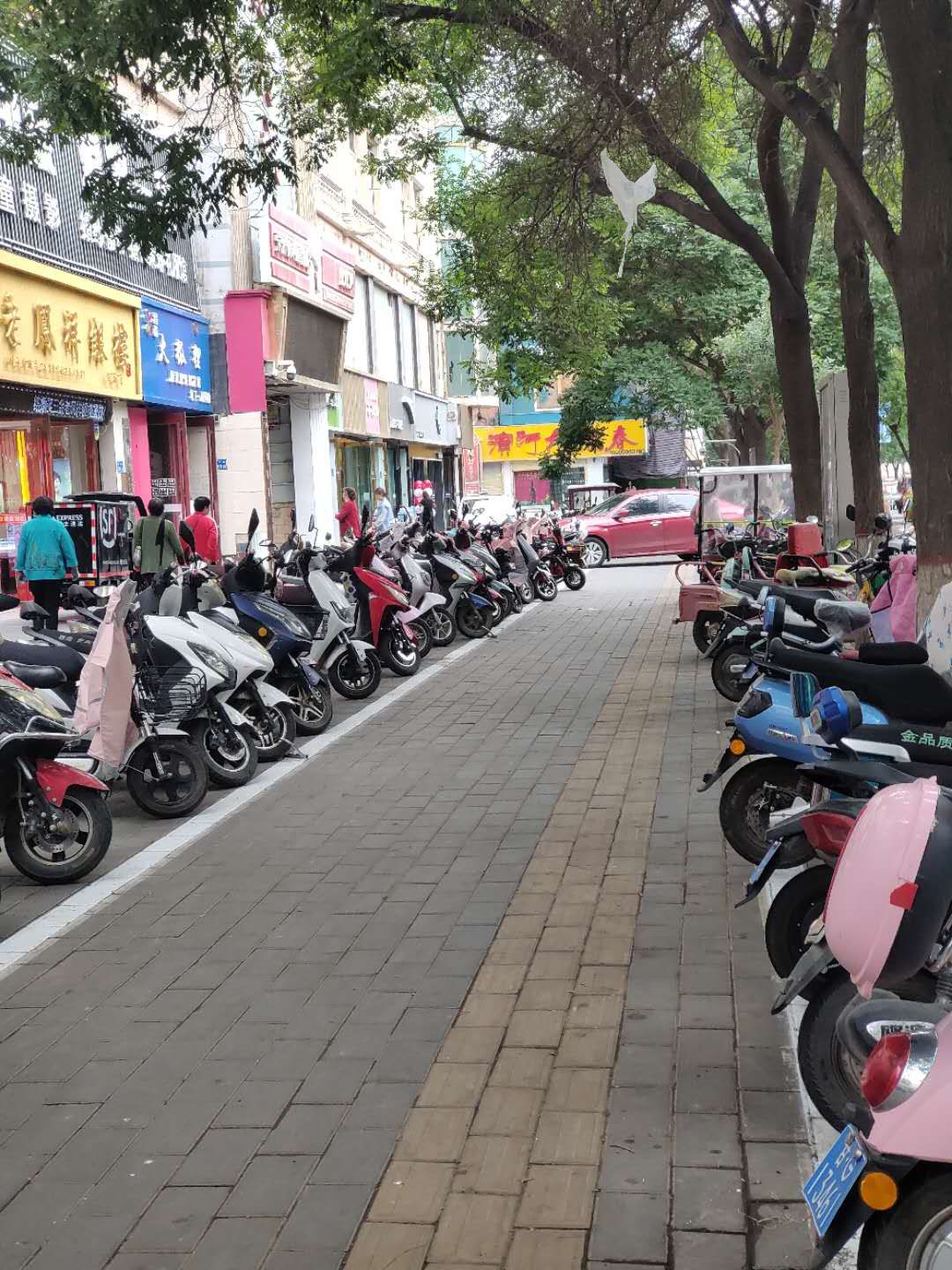 电动车电池什么情况才会爆炸,电动车爆燃的都是什么电池