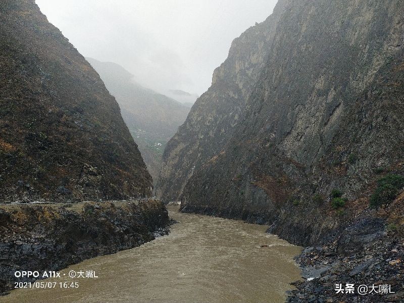 比亚迪唐穿越丙察察,4+2出行方式