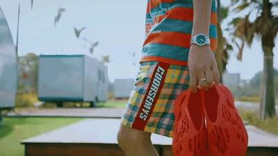 一双被所有人骂丑的鞋,洞洞鞋crocs哪一款最好看