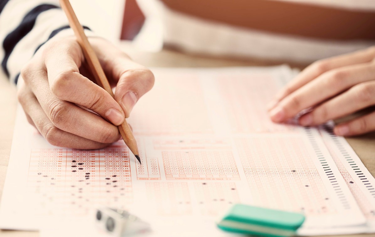 考试时紧张小便失禁是怎么回事,考试的时候经常会漏尿怎么回事