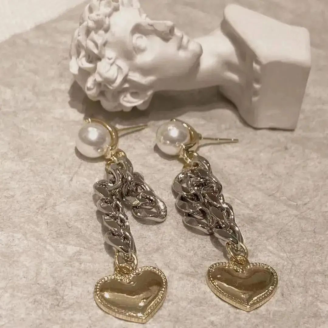 牛年扭蛋机、5折买明星同款、年味美食买一赠一，新春焕新颜