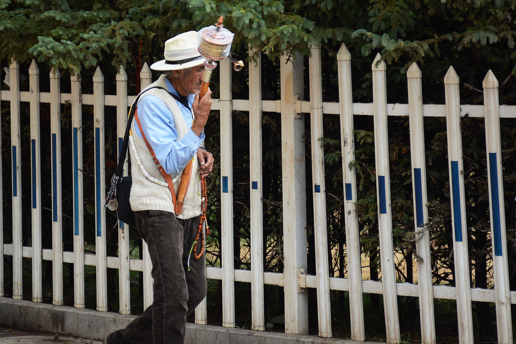 西藏转经轮是什么经,西藏转经筒正确转法