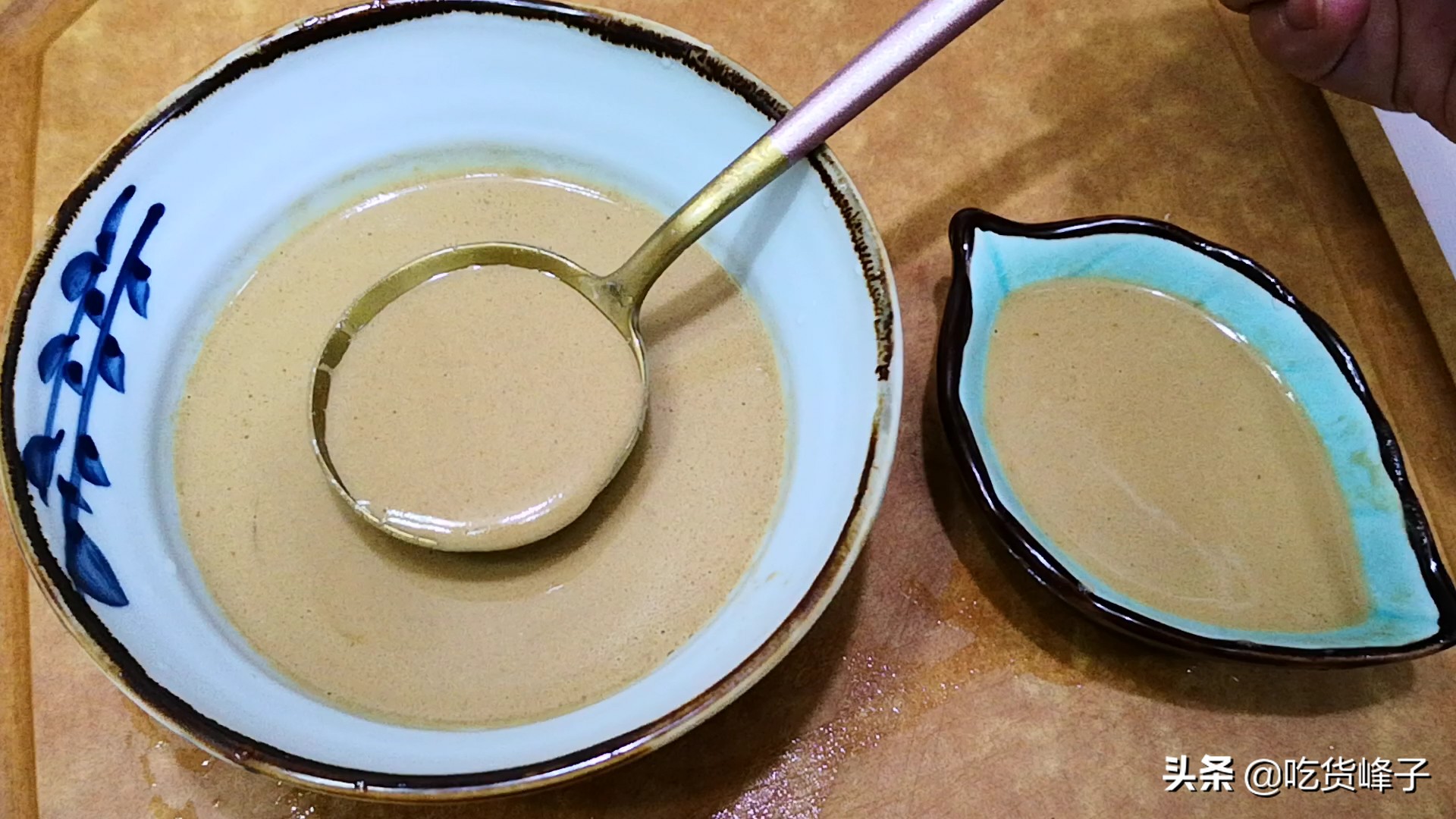 用油调芝麻酱的方法,调芝麻酱千万别直接用水